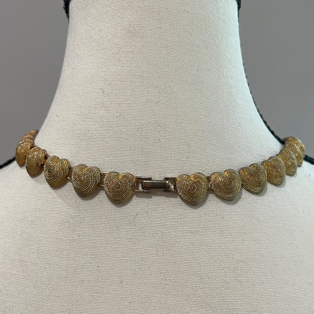 Gold Tone Vintage Heart Necklace - Picture 4 of 7
